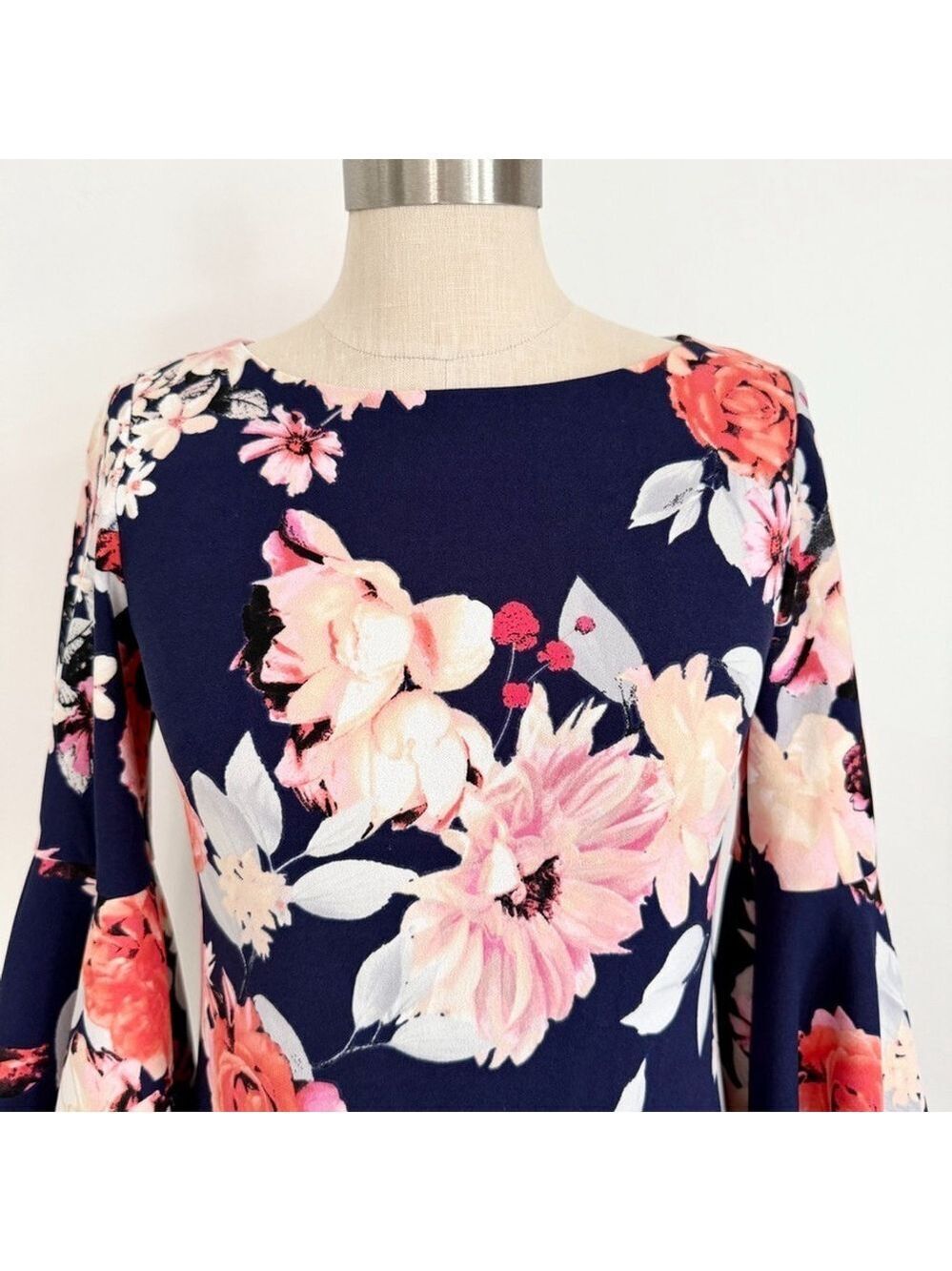 Eliza J Navy Blue Floral Bell Sleeve Mini Dress Size 2 Fit & Flare Party - Picture 3 of 15